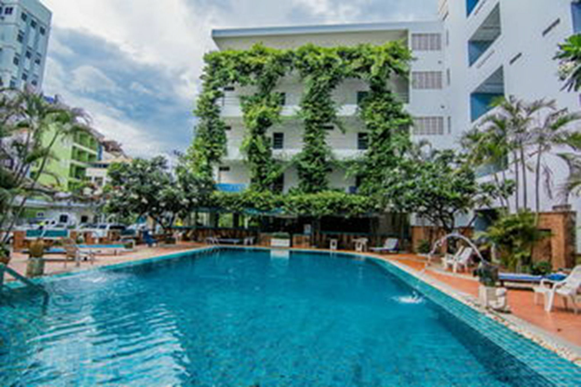 Sutus Court 2 Hotel Pattaya Ngoại thất bức ảnh