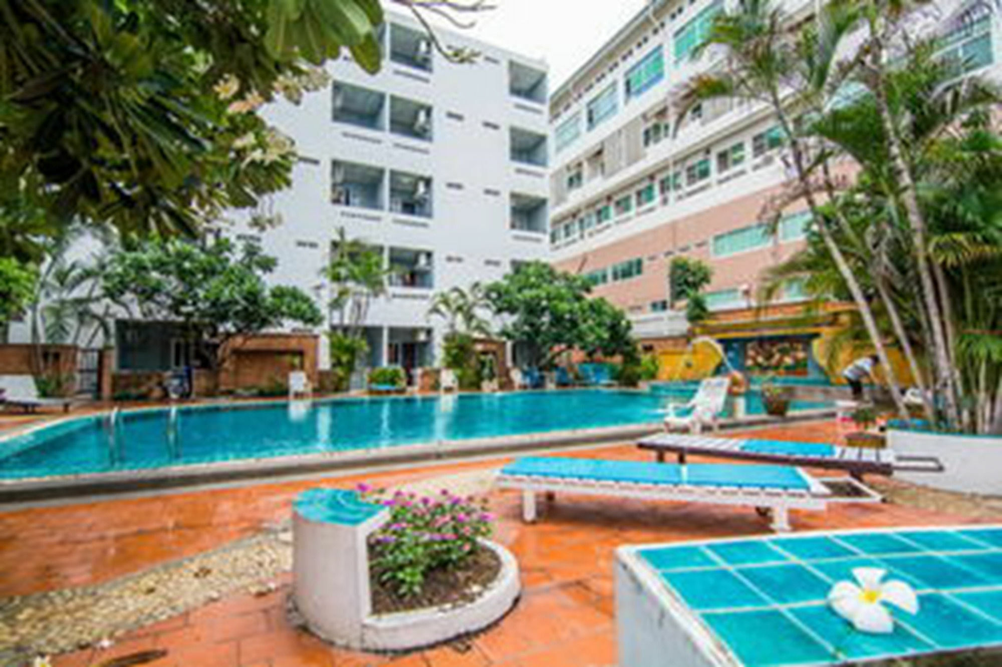 Sutus Court 2 Hotel Pattaya Ngoại thất bức ảnh