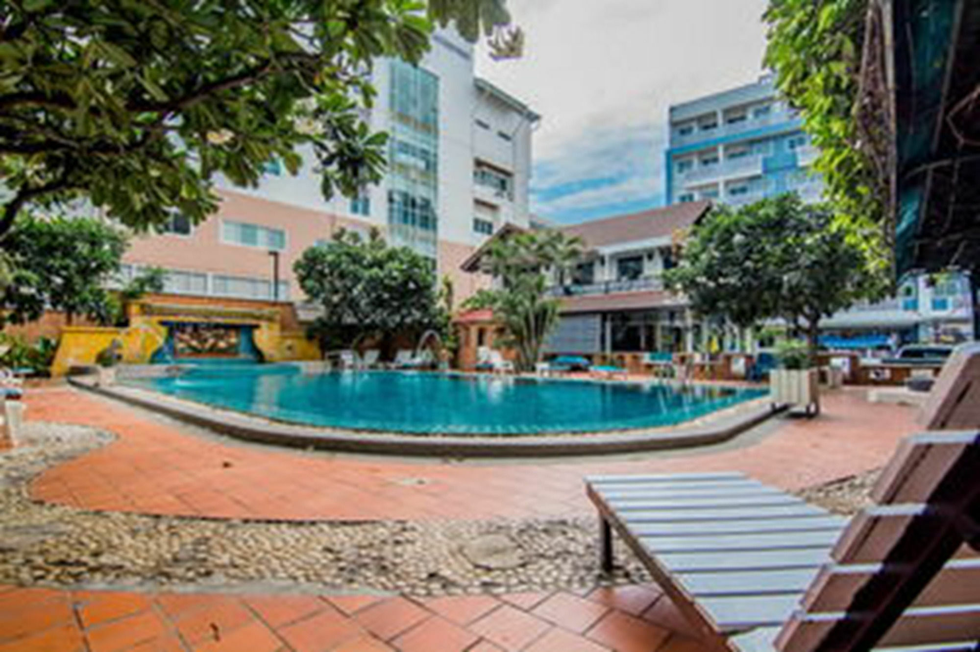 Sutus Court 2 Hotel Pattaya Ngoại thất bức ảnh
