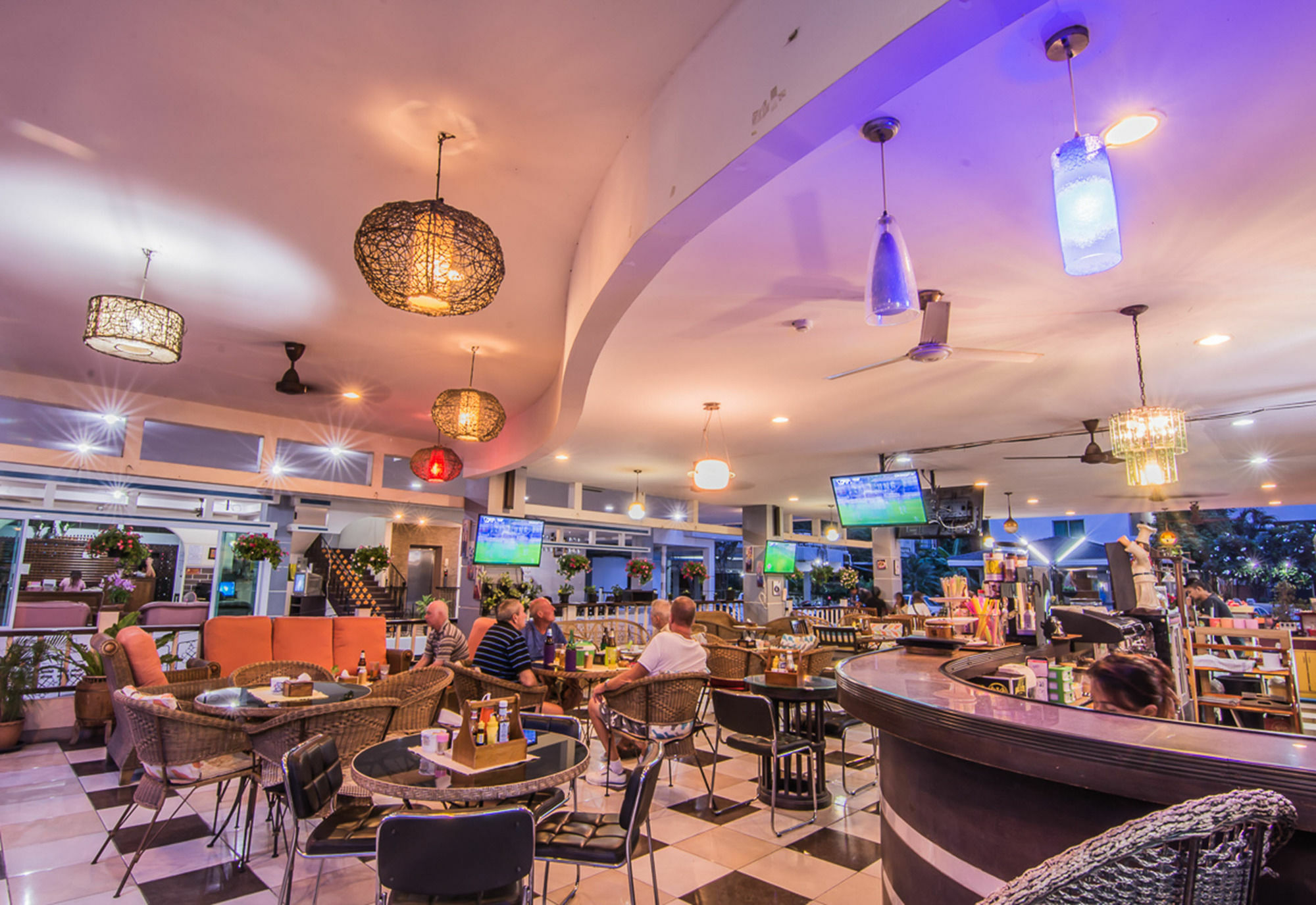 Sutus Court 2 Hotel Pattaya Ngoại thất bức ảnh